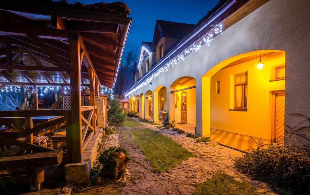 Apartmany Centrum Pavčina Lehota Екстериор снимка