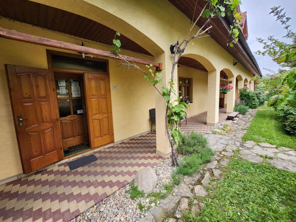 Apartmany Centrum Pavčina Lehota Екстериор снимка