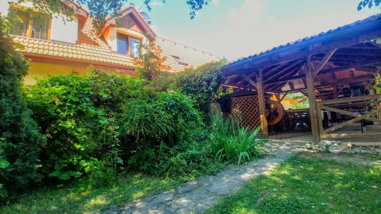 Apartmany Centrum Pavčina Lehota Екстериор снимка